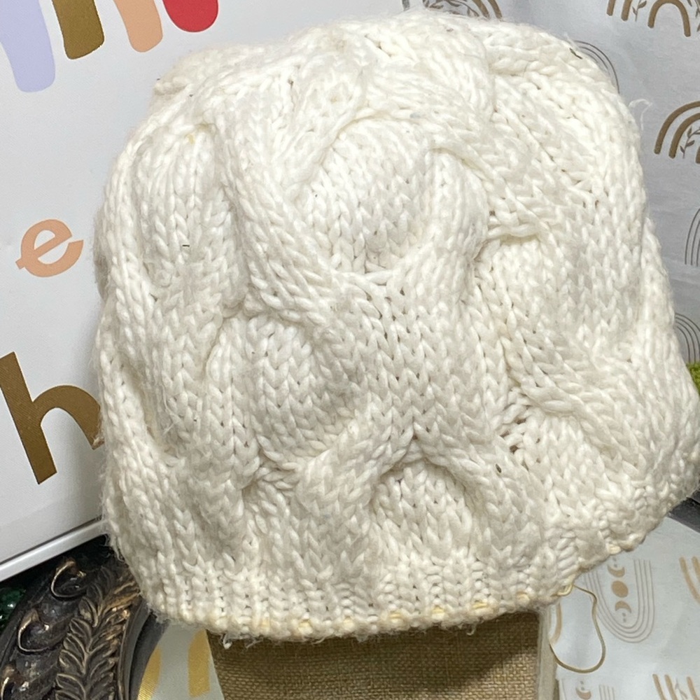 Aeropostale Off-White Knit Hat